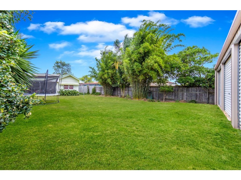 8 Armstrong St, Clontarf QLD 4019
