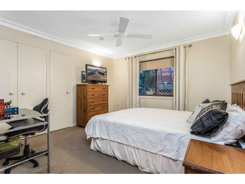 19 Pinewood Street, Redcliffe QLD 4020