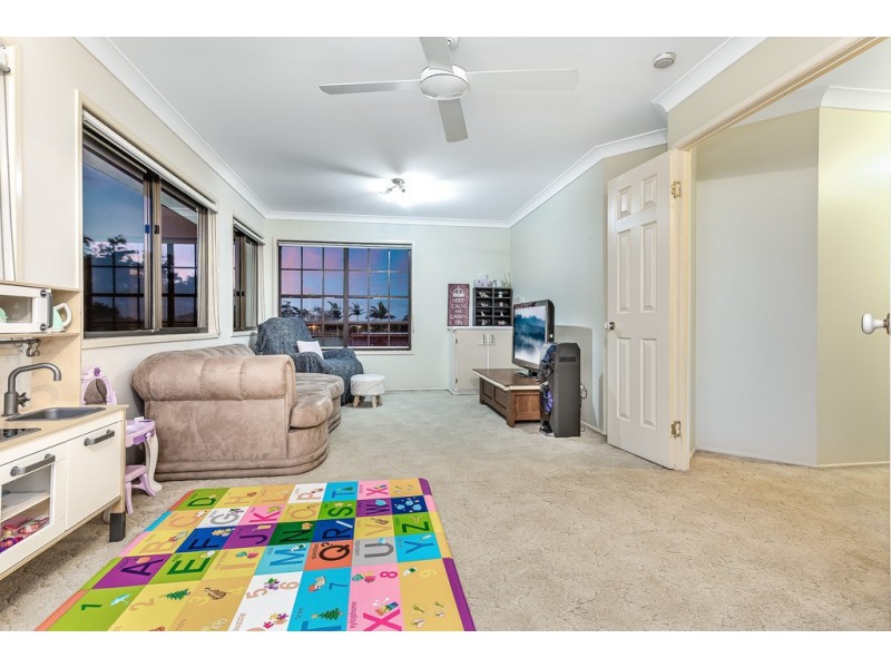19 Pinewood Street, Redcliffe QLD 4020