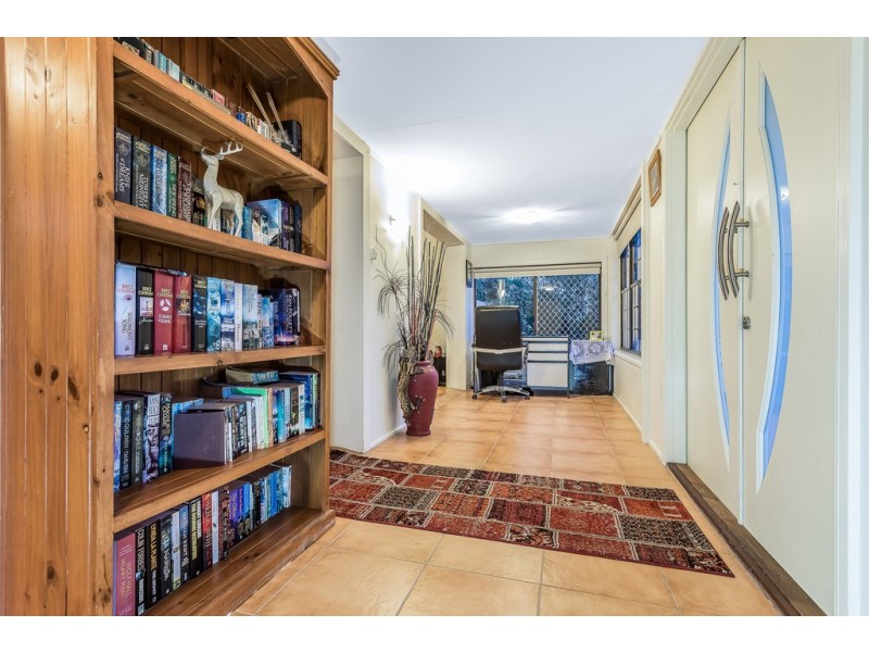 19 Pinewood Street, Redcliffe QLD 4020