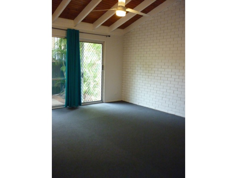 2/31 Grant Street, Redcliffe QLD 4020