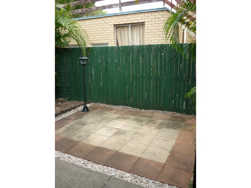 2/31 Grant Street, Redcliffe QLD 4020