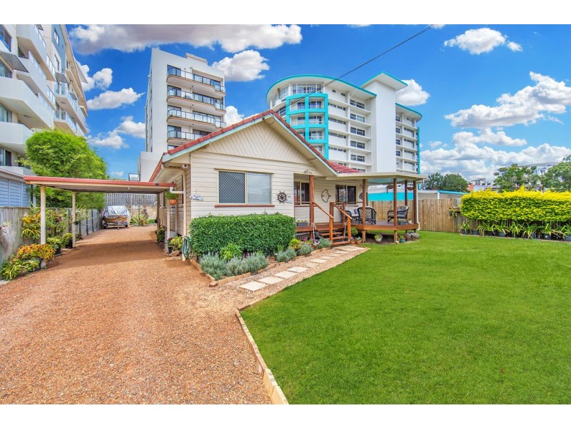 64 Sutton St, Redcliffe QLD 4020