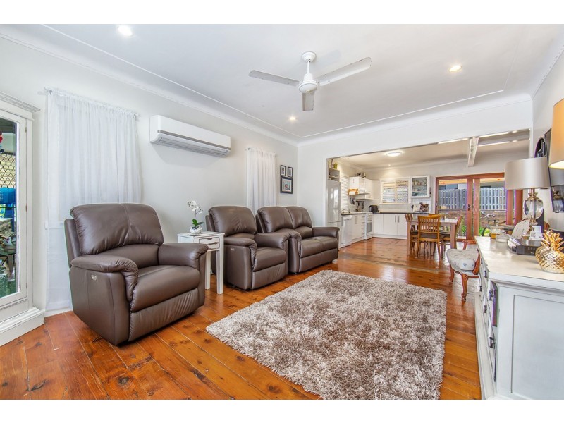 64 Sutton St, Redcliffe QLD 4020