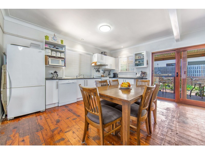 64 Sutton St, Redcliffe QLD 4020
