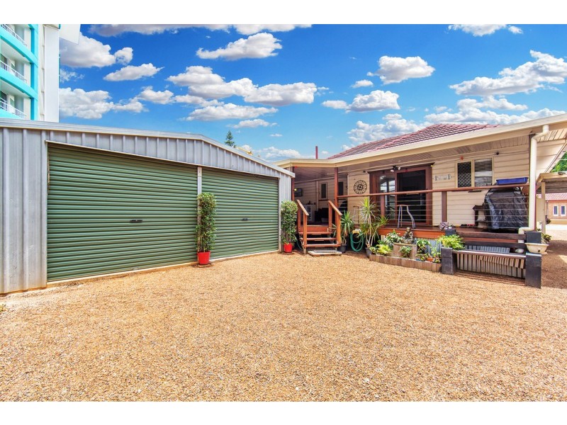 64 Sutton St, Redcliffe QLD 4020