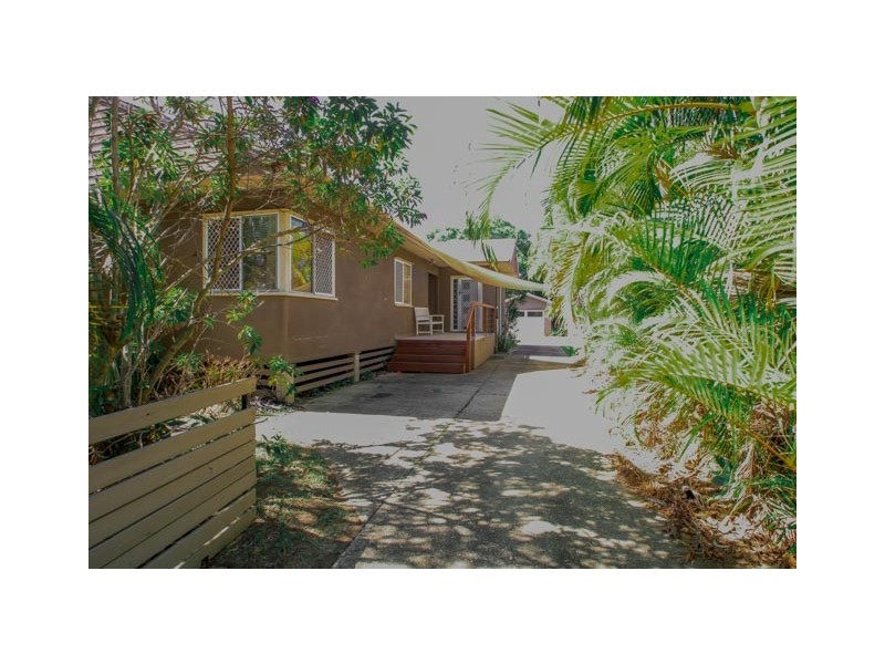 54 Bell St, Clontarf QLD 4019