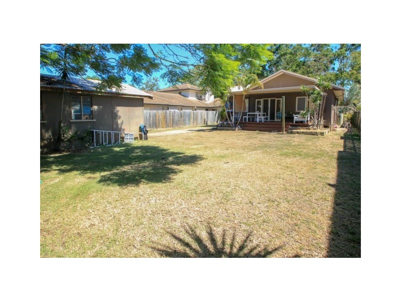 54 Bell St, Clontarf QLD 4019