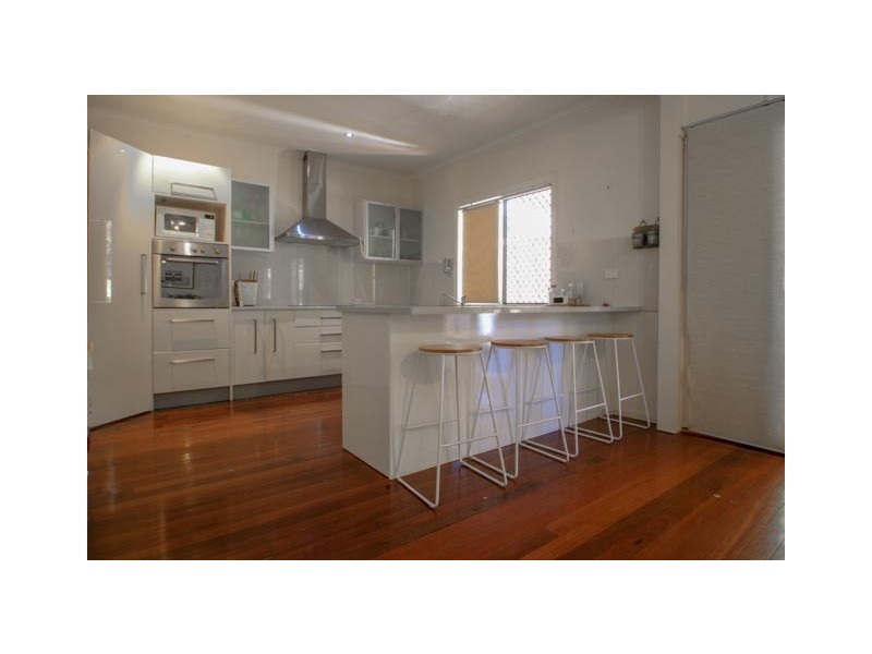 54 Bell St, Clontarf QLD 4019