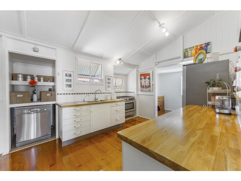 73 Kate St, Woody Point QLD 4019