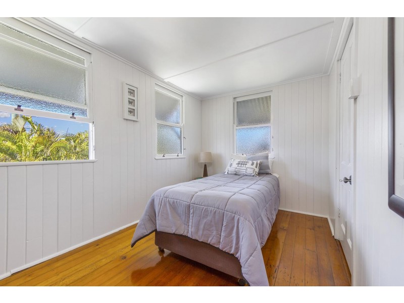 73 Kate St, Woody Point QLD 4019