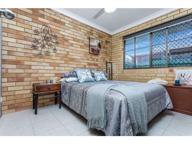 2/51 Ellen St, Woody Point QLD 4019