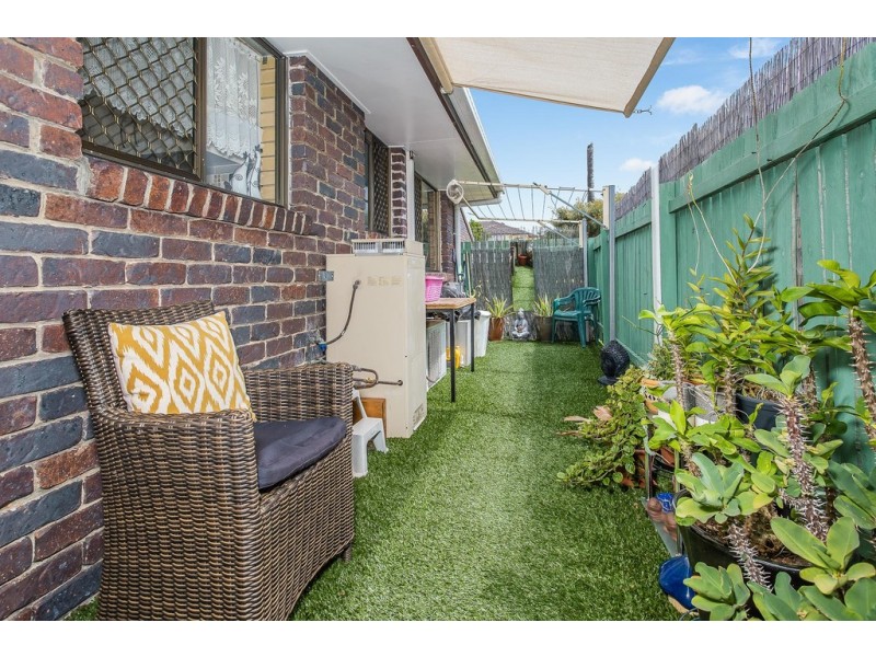 2/51 Ellen St, Woody Point QLD 4019