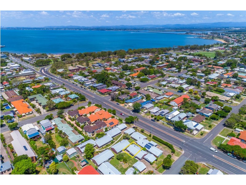 2/51 Ellen St, Woody Point QLD 4019