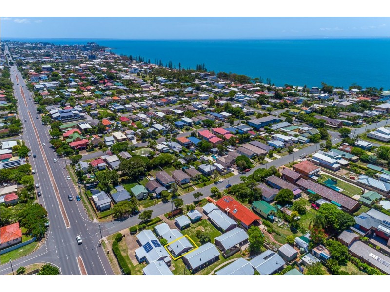 2/51 Ellen St, Woody Point QLD 4019