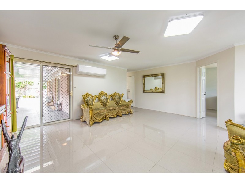 33 Xanadu Cres, Rothwell QLD 4022