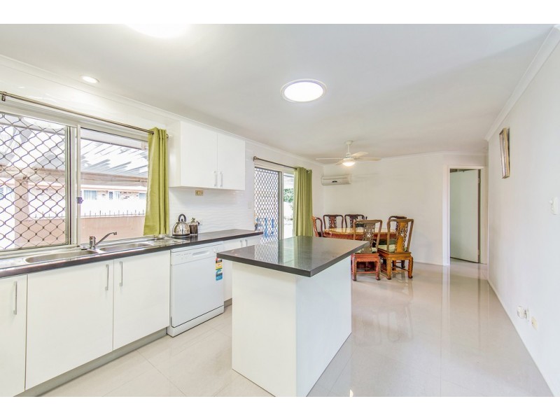 33 Xanadu Cres, Rothwell QLD 4022