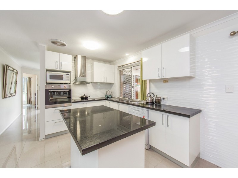 33 Xanadu Cres, Rothwell QLD 4022