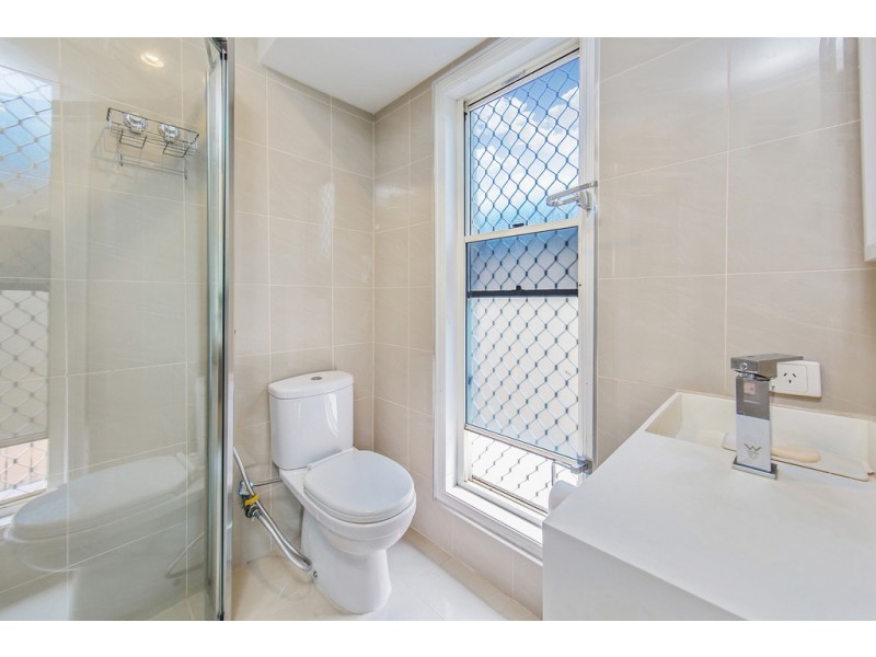 33 Xanadu Cres, Rothwell QLD 4022