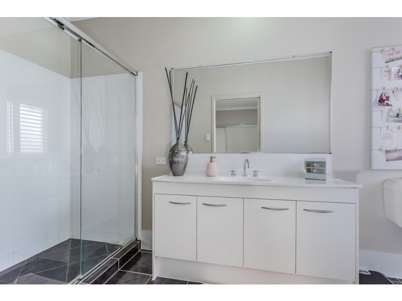 6 QUOLL CRT, North Lakes QLD 4509