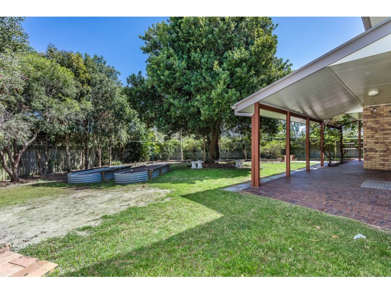 7 Banksia Crt, Rothwell QLD 4022