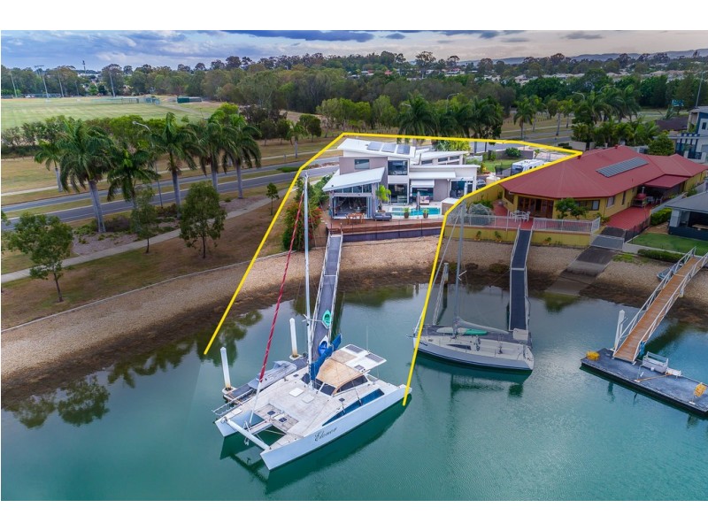 2 Thistle Court, Newport QLD 4020