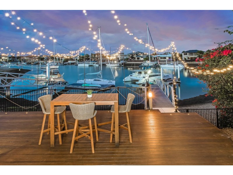 2 Thistle Court, Newport QLD 4020