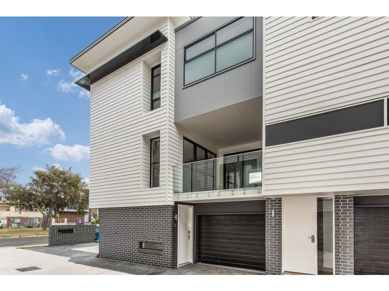 1/32 John Street, Redcliffe QLD 4020