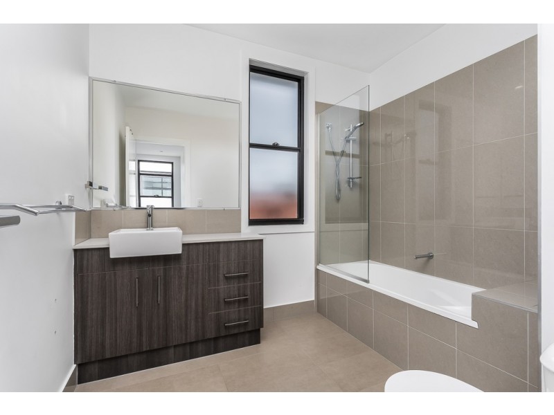 1/32 John Street, Redcliffe QLD 4020