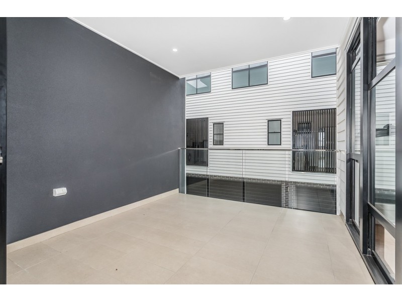 1/32 John Street, Redcliffe QLD 4020