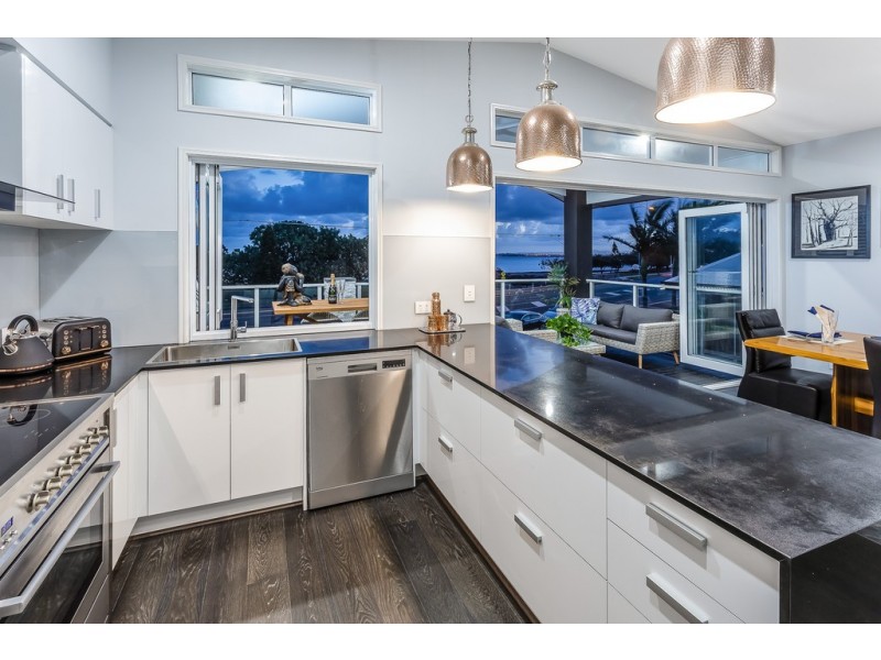 196 Hornibrook Esp, Woody Point QLD 4019