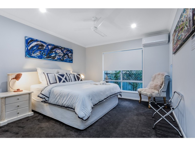 196 Hornibrook Esp, Woody Point QLD 4019