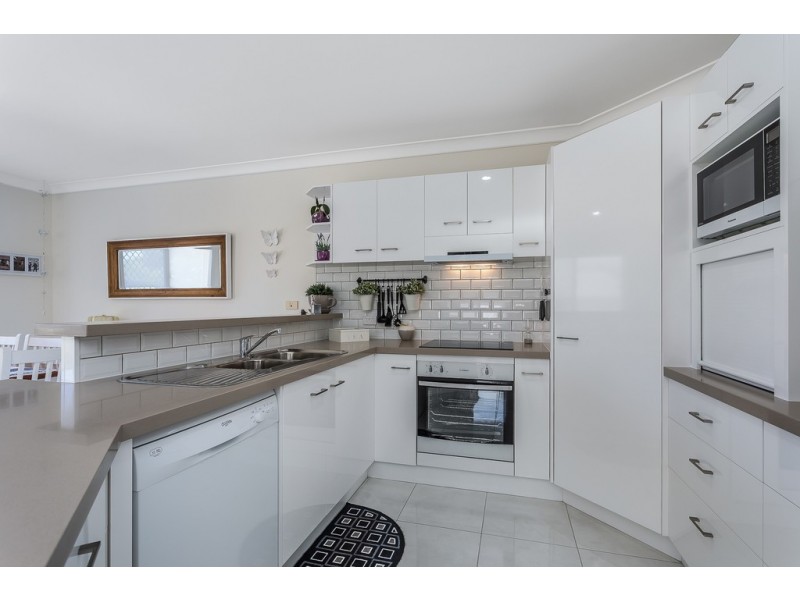 1/7 Samuel Street, Woody Point QLD 4019