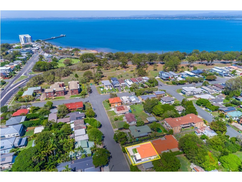 1/7 Samuel Street, Woody Point QLD 4019