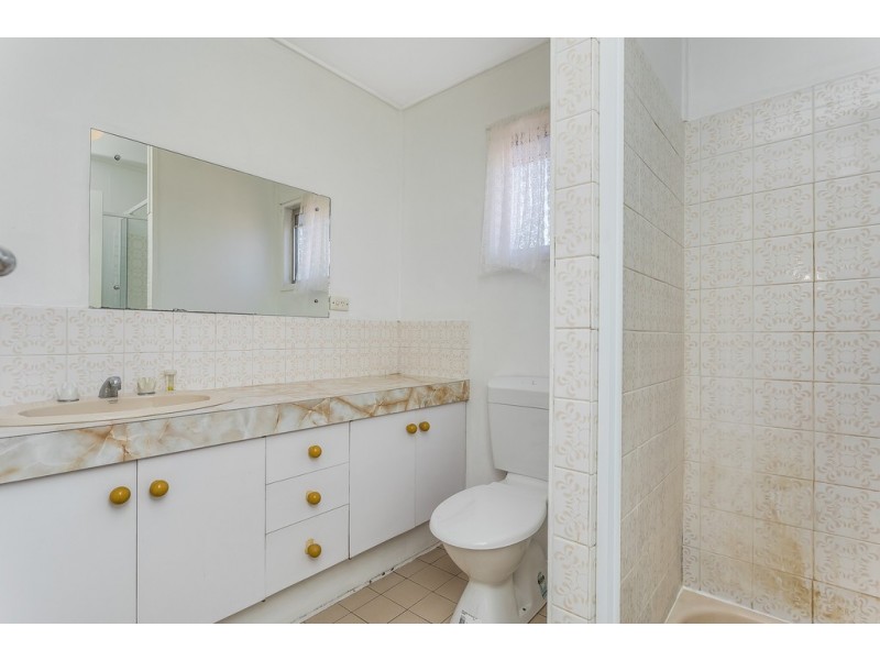 11 JOANNA ST, Clontarf QLD 4019