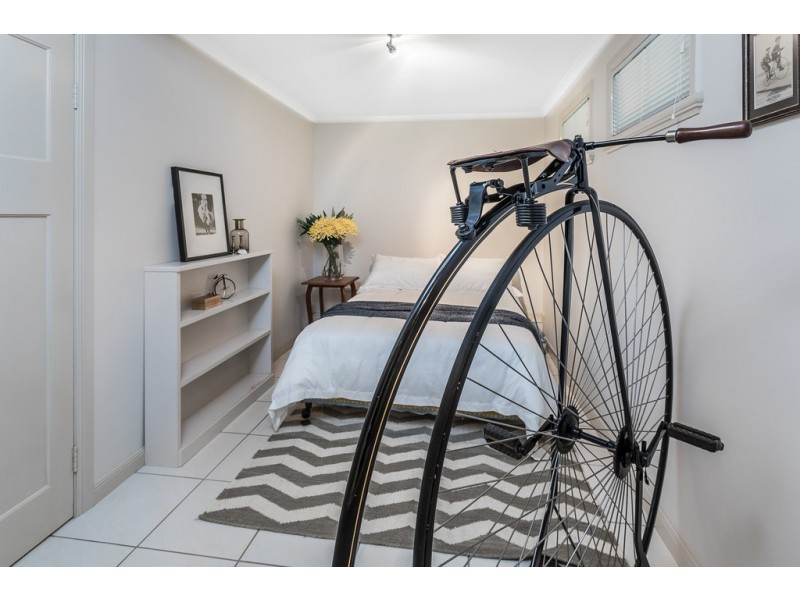 10 Margaret st, Scarborough QLD 4020