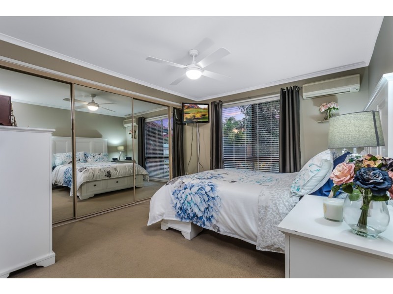 4 La Salle Dr, Newport QLD 4020