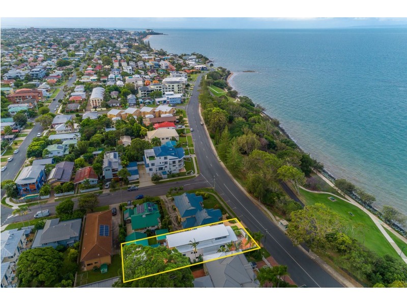 10 Gayundah Esp, Woody Point QLD 4019