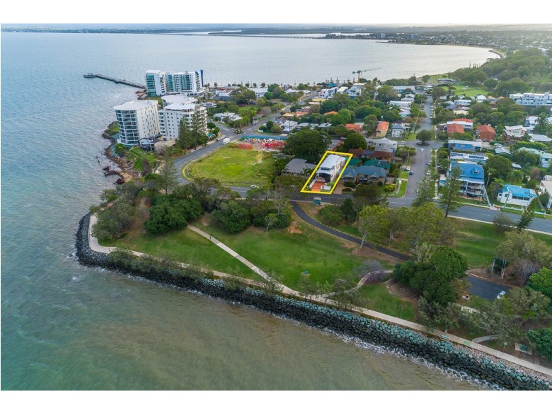 10 Gayundah Esp, Woody Point QLD 4019