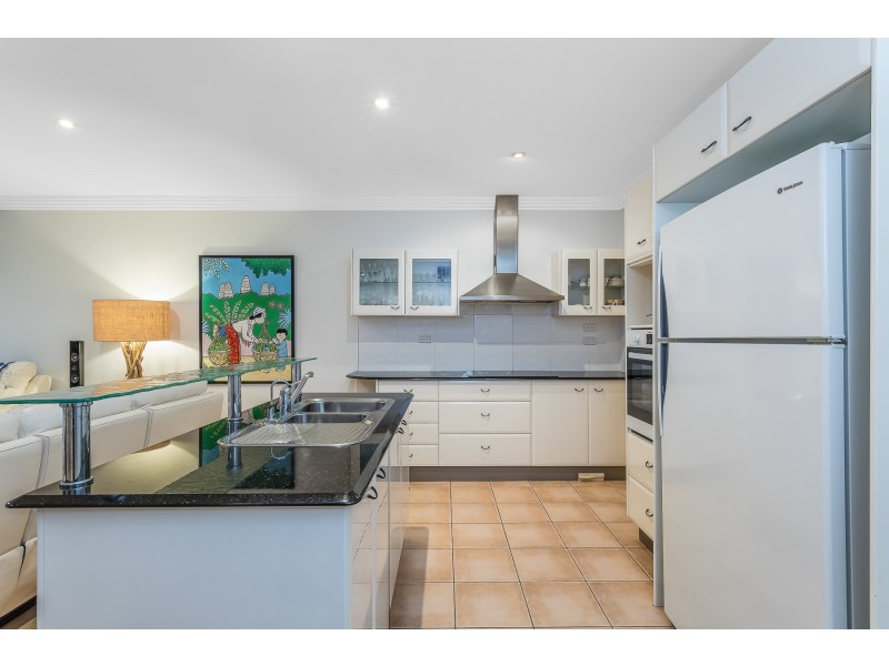 10 Gayundah Esp, Woody Point QLD 4019