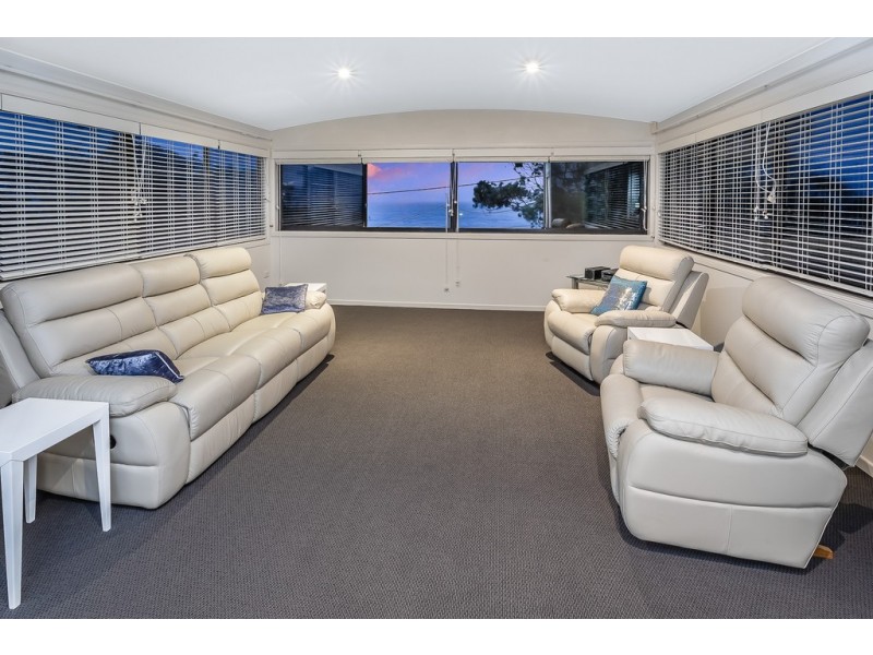 10 Gayundah Esp, Woody Point QLD 4019