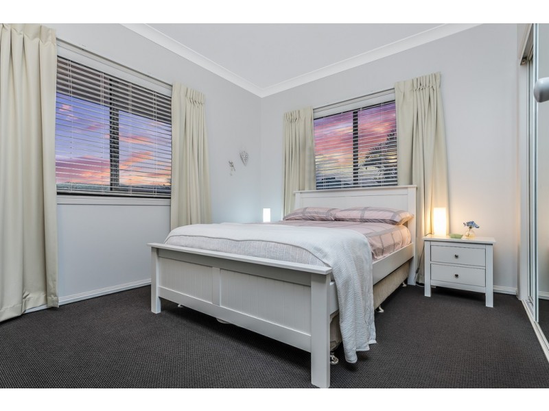 10 Gayundah Esp, Woody Point QLD 4019