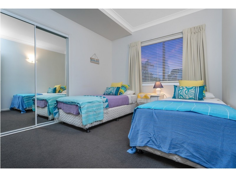10 Gayundah Esp, Woody Point QLD 4019