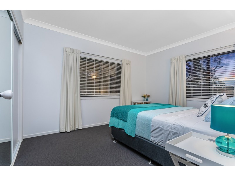 10 Gayundah Esp, Woody Point QLD 4019