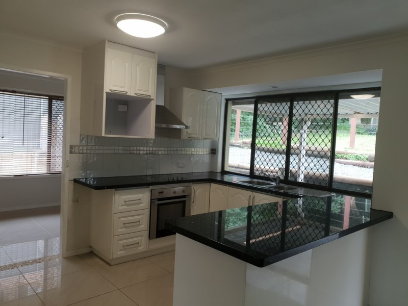 34 Eucumbene Drive, Petrie QLD 4502