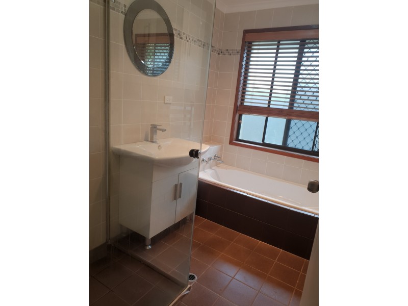 34 Eucumbene Drive, Petrie QLD 4502