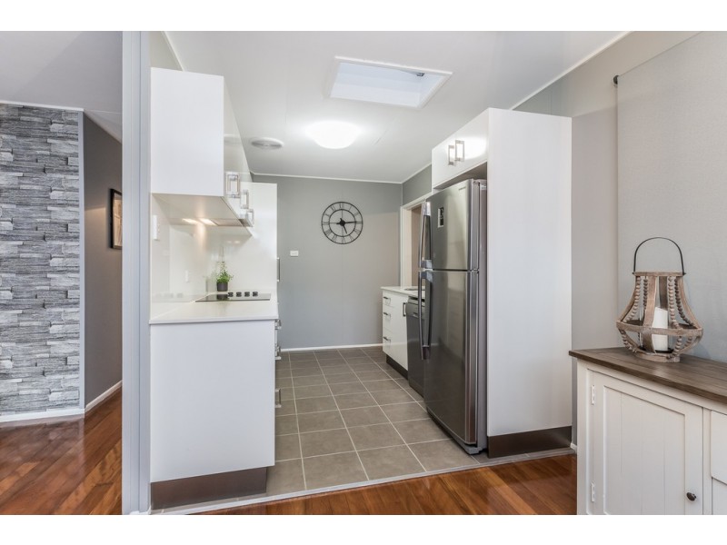 29 Michel Rd, Scarborough QLD 4020