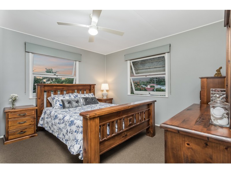 29 Michel Rd, Scarborough QLD 4020