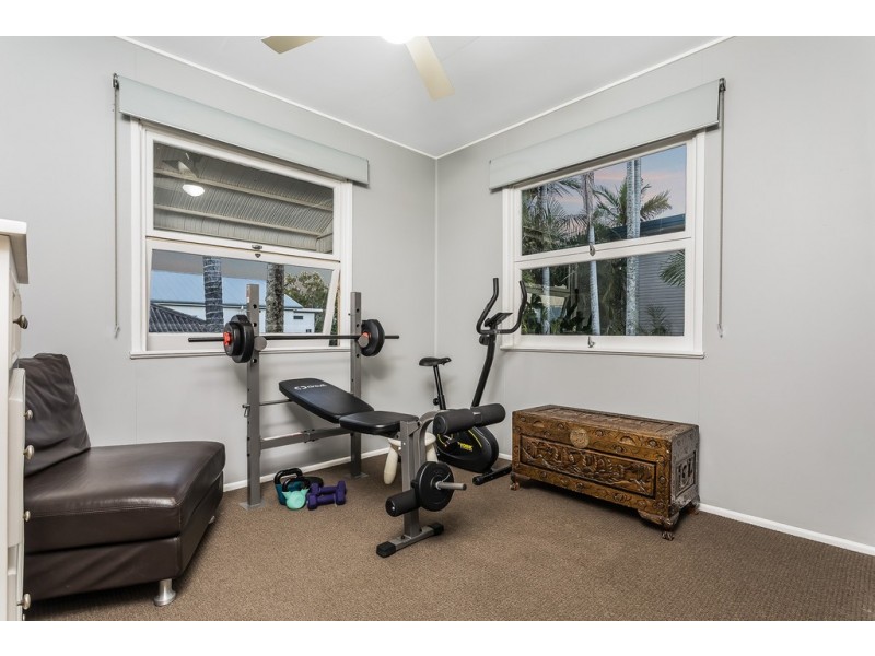 29 Michel Rd, Scarborough QLD 4020