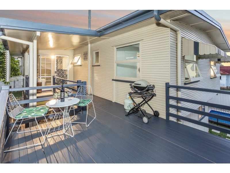 29 Michel Rd, Scarborough QLD 4020